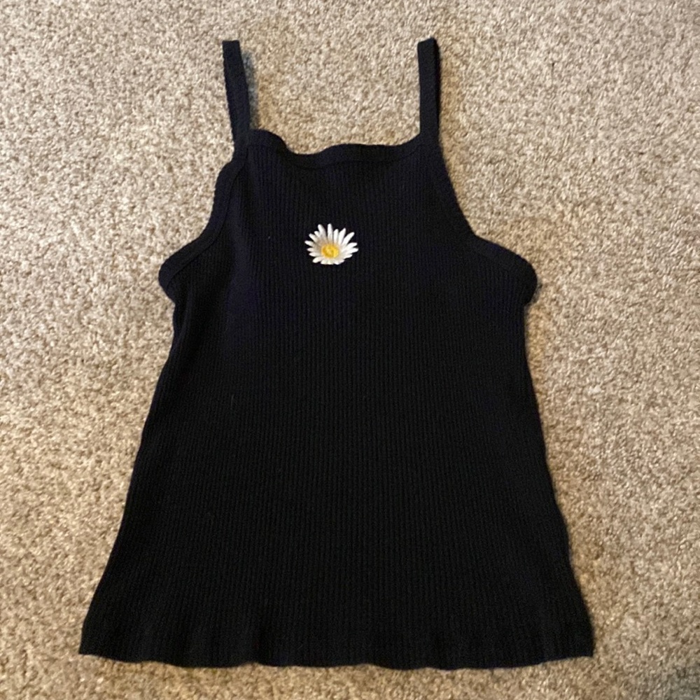 Women’s crop tank top, black with daisy patch